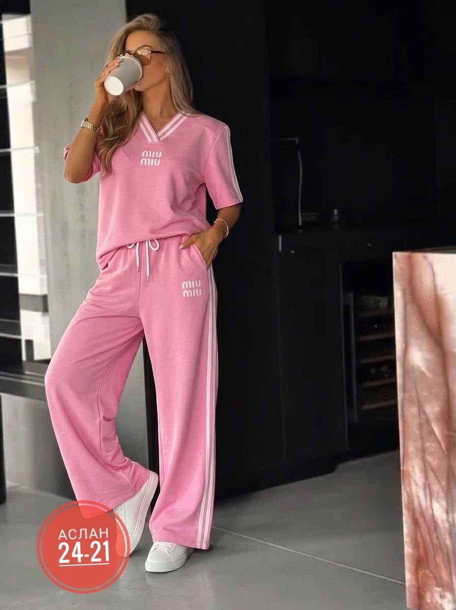 женский спортивный костюм,стильные костюмы,женские костюмы,трикотажные костюмы,спортивный костюм