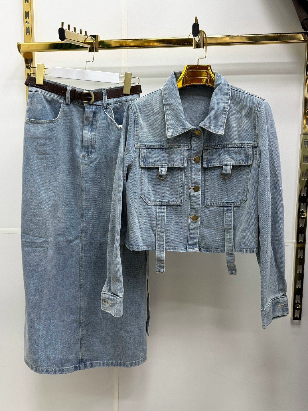 куртка джинсовая,женская джинсовая куртка,модные джинсовые куртки,куртка женская джинсовая короткая,короткая джинсовая куртка