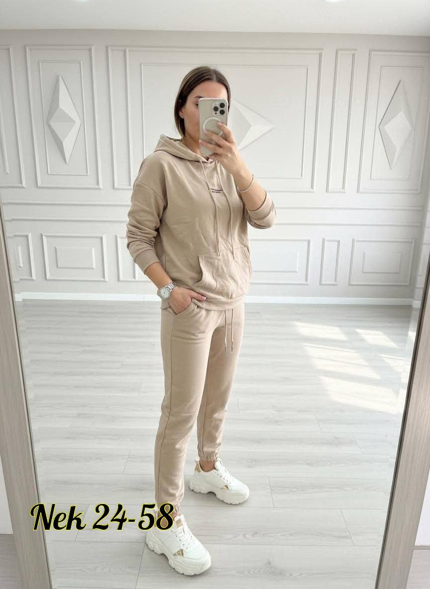 спортивные костюмы женские,cпортивный костюм женский на флисе,женский костюм на флисе,костюм на флисе,образ с зеленым спортивным костюмом