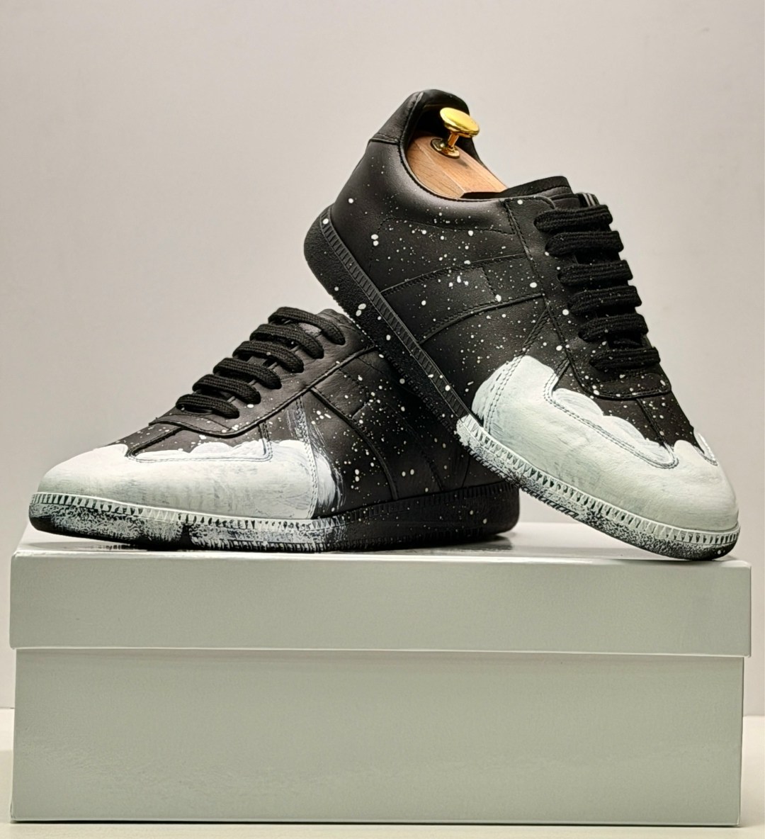 кроссовки maison margiela replica paint splatter sneakers белый,кроссовки maison margiela replica paint splatter,maison margiela replica paint splatter,кроссовки maison margiela replica low paint spla