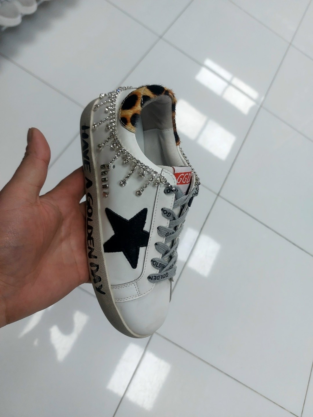 ,кроссовки golden goose,модные кроссовки,женские кроссовки,повседневная