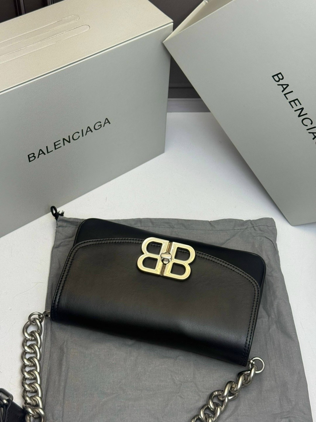 сумка balenciaga,сумка женская balenciaga,баленсиага сумка,balenciaga сумка на плечо,сумка через плечо на цепочке в стиле balen-ciaga monaco