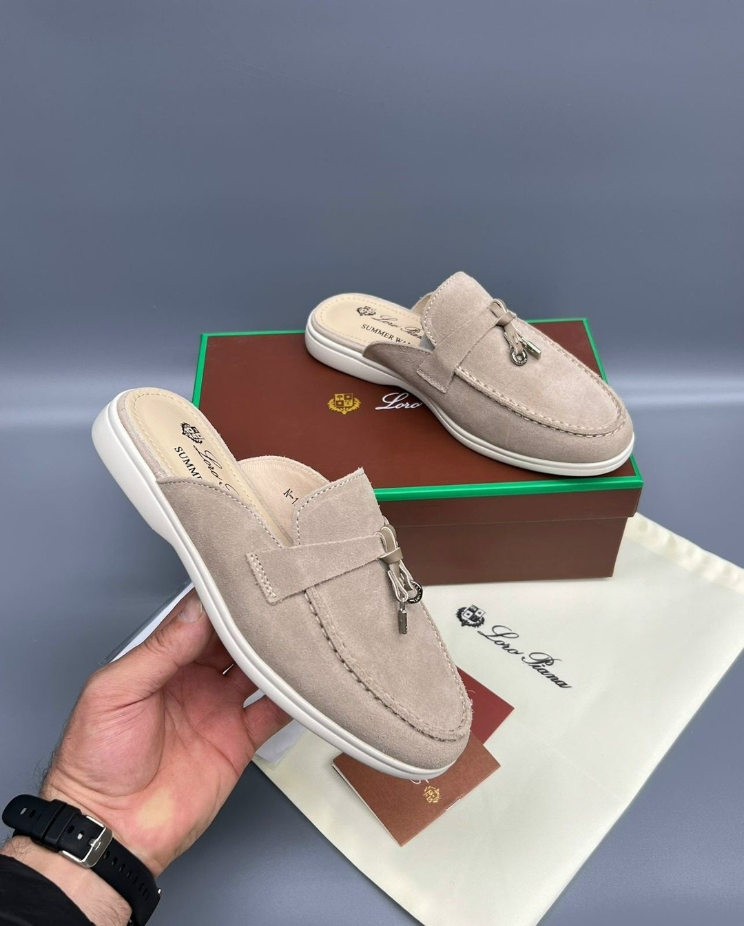 женские замшевые мюли loro piana бежевые,мюли loro piana,сабо loro piana,лоферы loro piana,loro piana лоферы женские