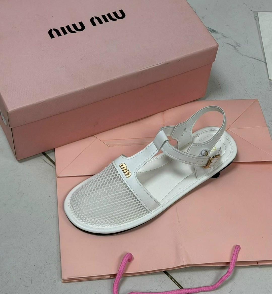 ,сандалии miu miu,сандалии модные,босоножки сандали,женские сандалии