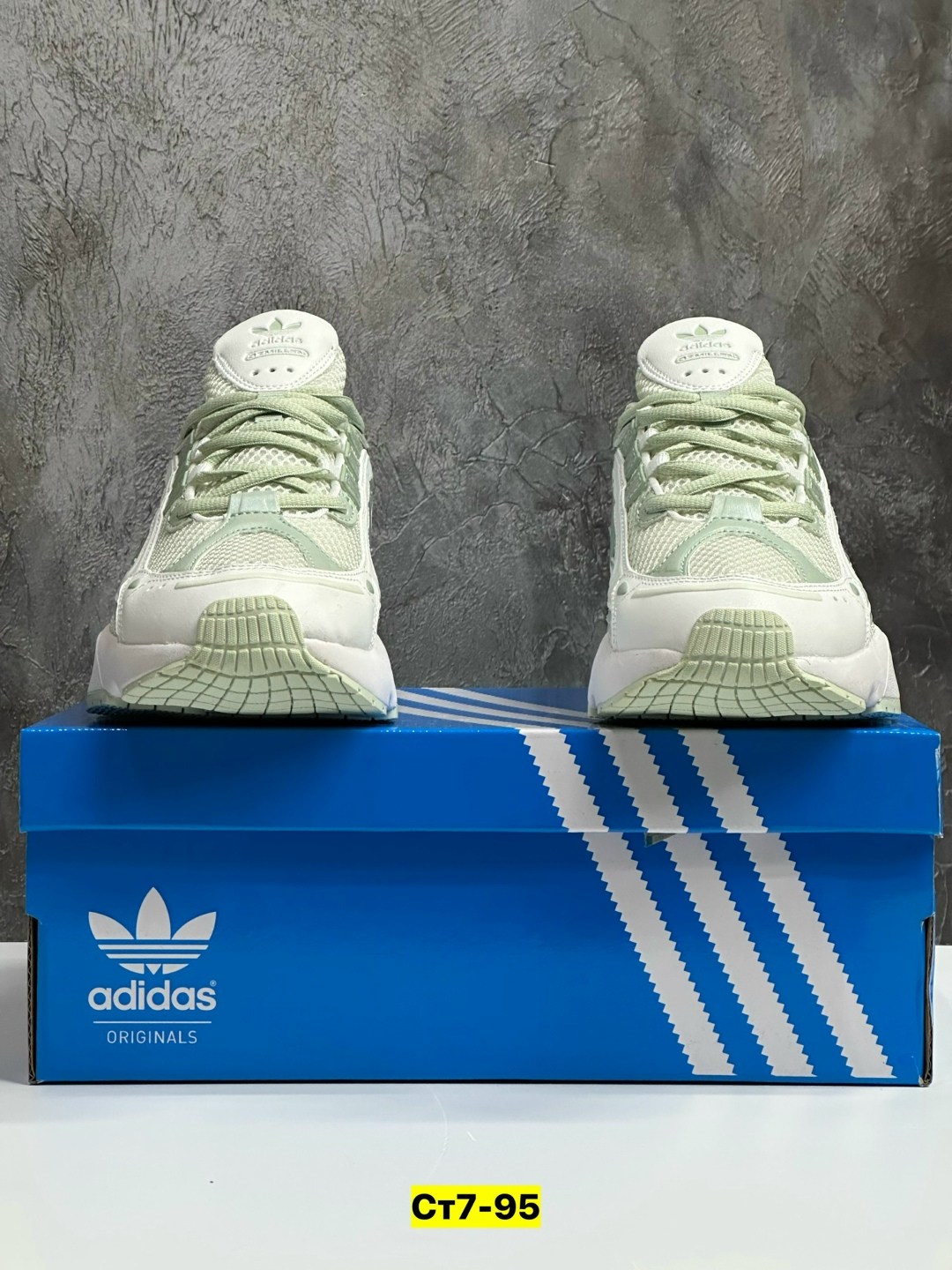 кроссовки женские adidas,кроссовки adidas,кроссовки adidas original,кроссовки adidas ozmillen,кроссовки женскиe