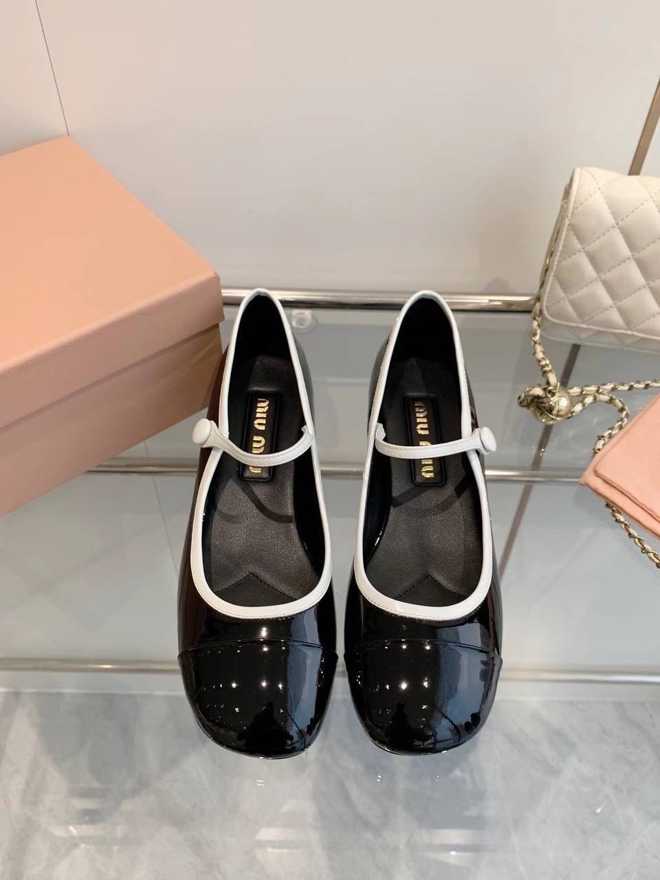 туфли miu miu,,туфли женские,туфли из лакированной кожи,туфли мэри джейн