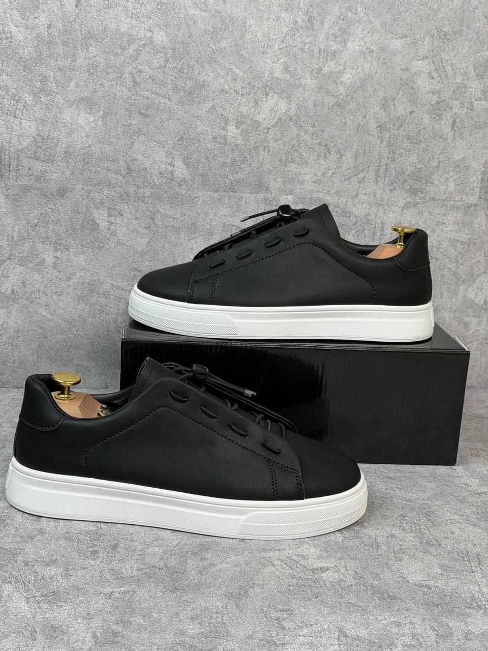 ,мужские кеды,мужские кеды натуральная кожа черного цвета,кеды мужские кожаные,черные кожаные мужские кеды на белой подошве т-945