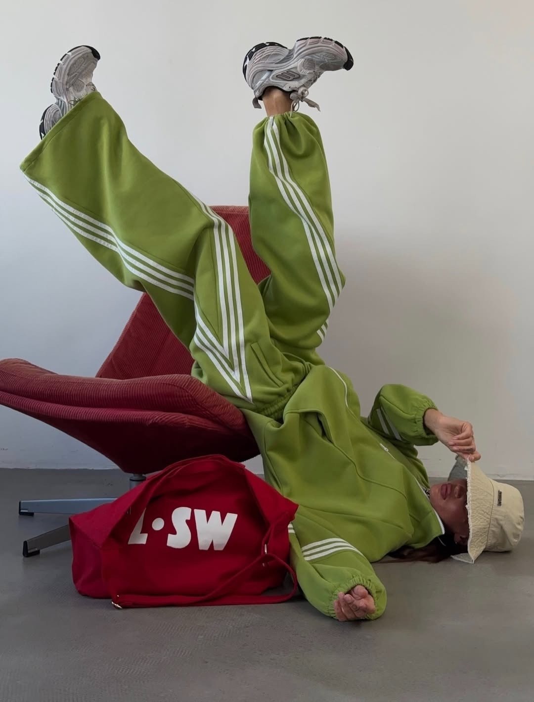 брюки спортивные adidas originals,повседневный спортивный костюм,женские костюмы спортивные,спортивные брюки,спортивные костюм