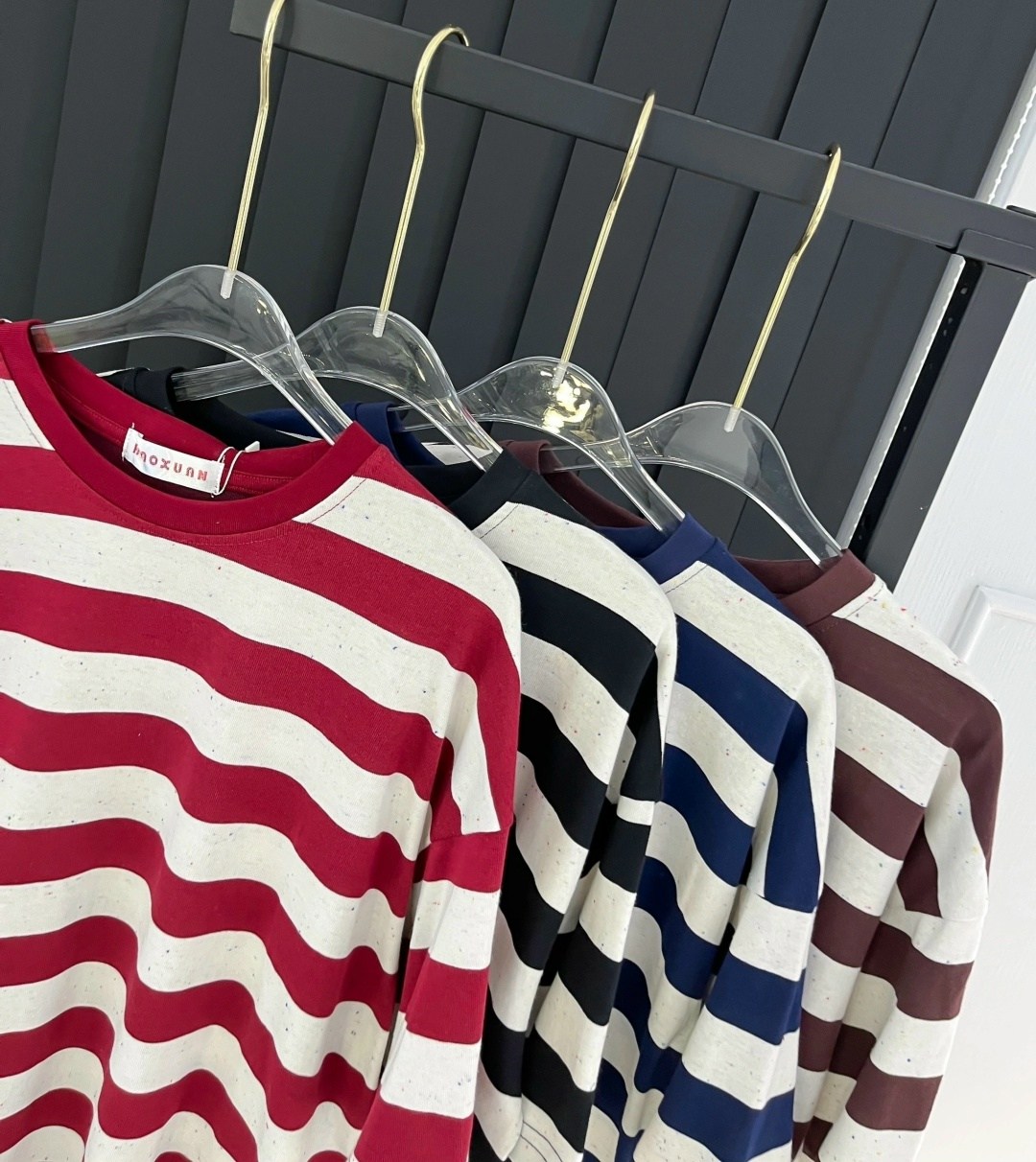 женская футболка,оверсайз футболка женская,кофта женская,полосатая футболка женская оверсайз,женская футболка и шорты в полоску с принтом