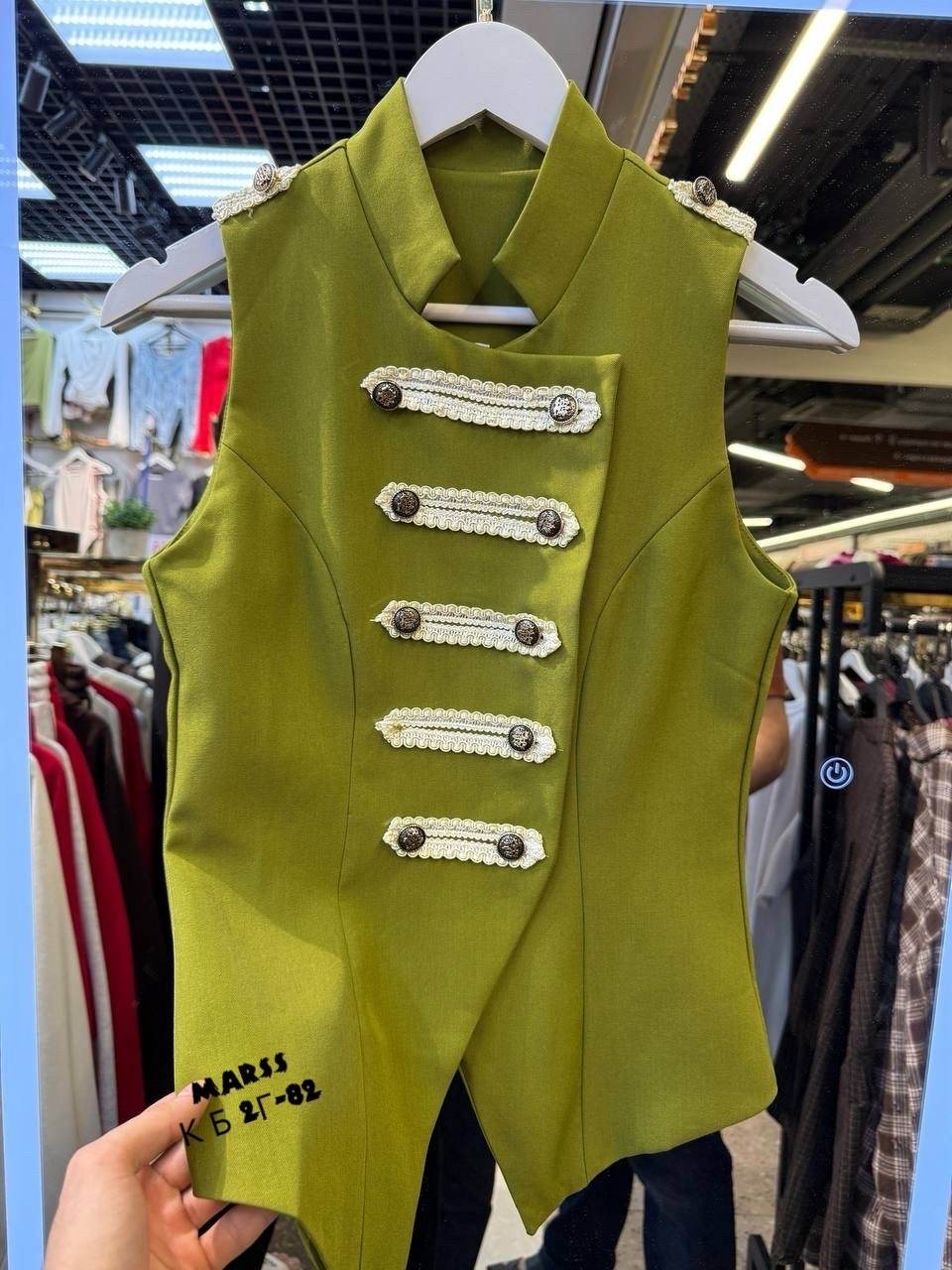 женские жилеты,жилет приталенный,жилет,женская жилетка,зеленый жилет
