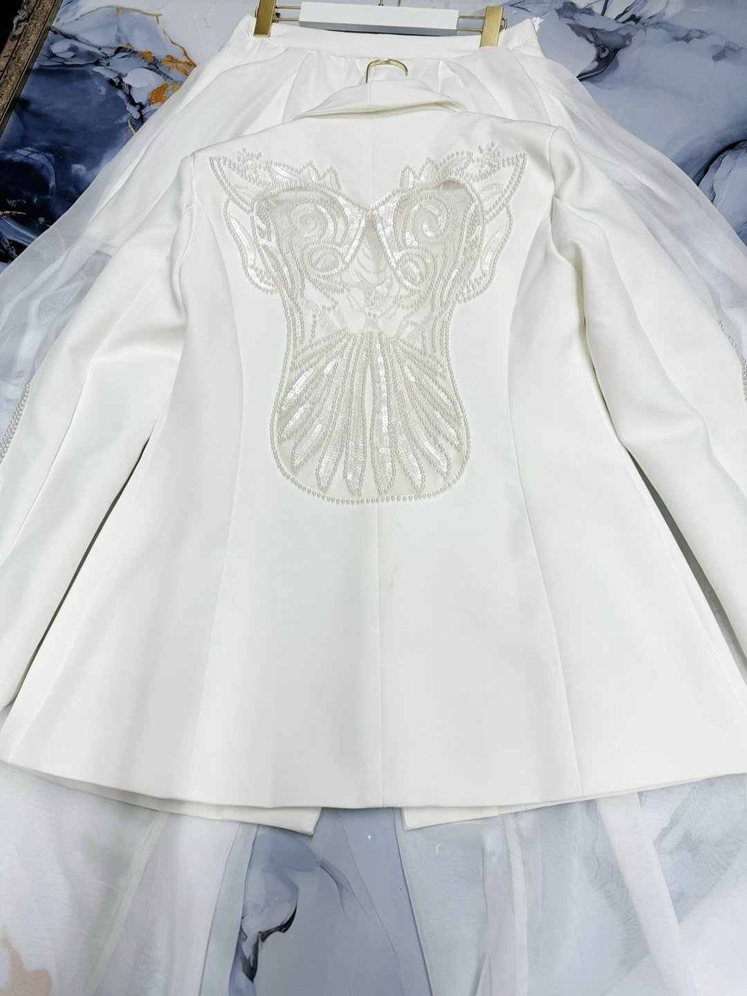 белый брючный костюм,брючный костюм,костюм брючный 1993 белый dilanavip,костюм брючный 1398 молочный anelli,женский брючный костюм