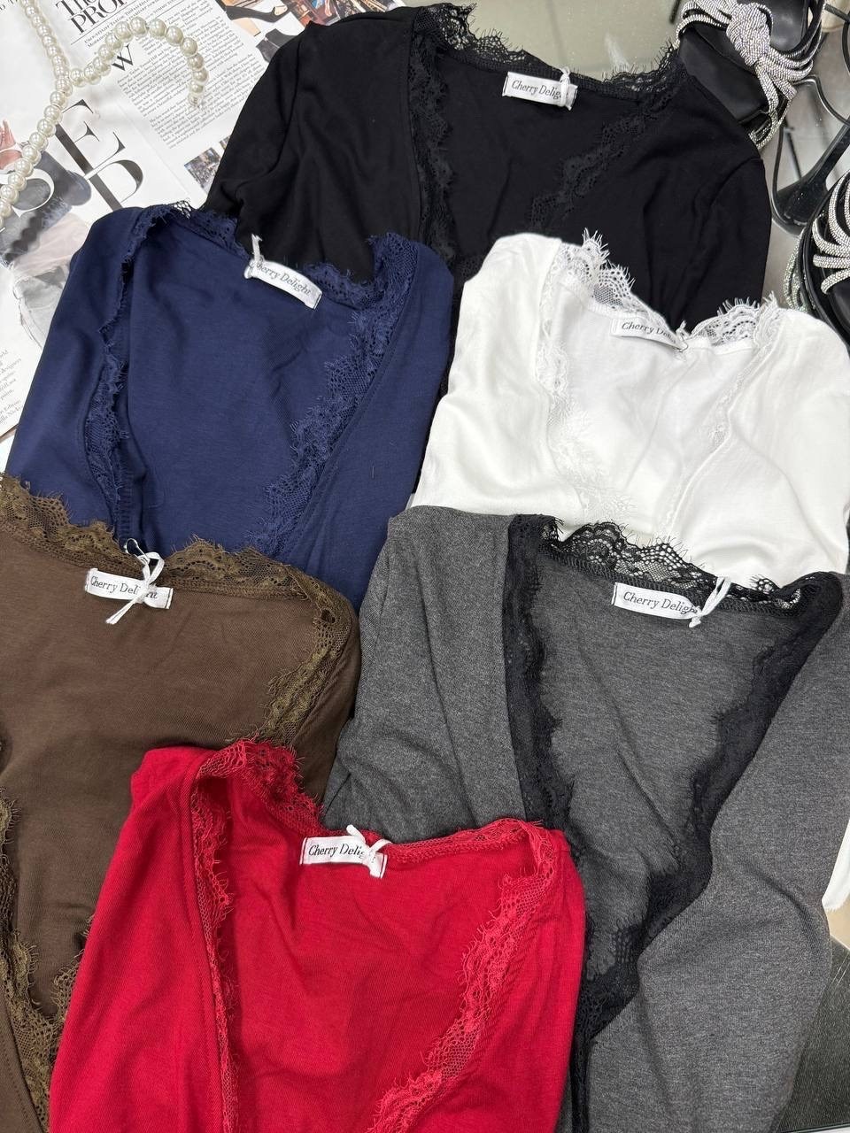 джемпер с кружевом,лонгслив из вискозы с кружевом noom loungewear,женская кофта,лонгслив с v-образным вырезом с кружевом,лонгслив кружево