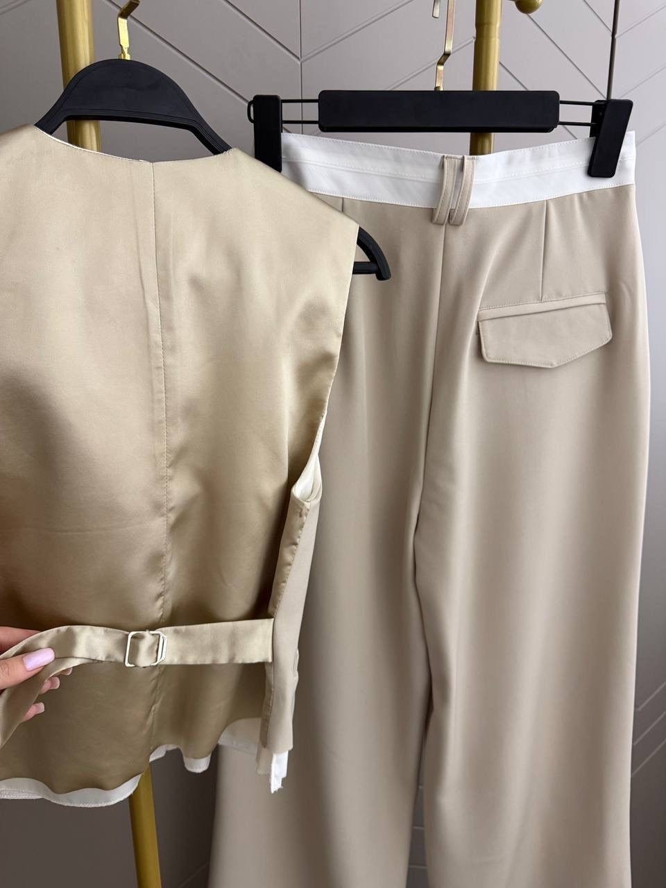 костюм брючный деловой emberens,брючный костюм,брючный женский деловой костюм с жилетом emberens 224958486,женский брючный костюм,костюм бежевый