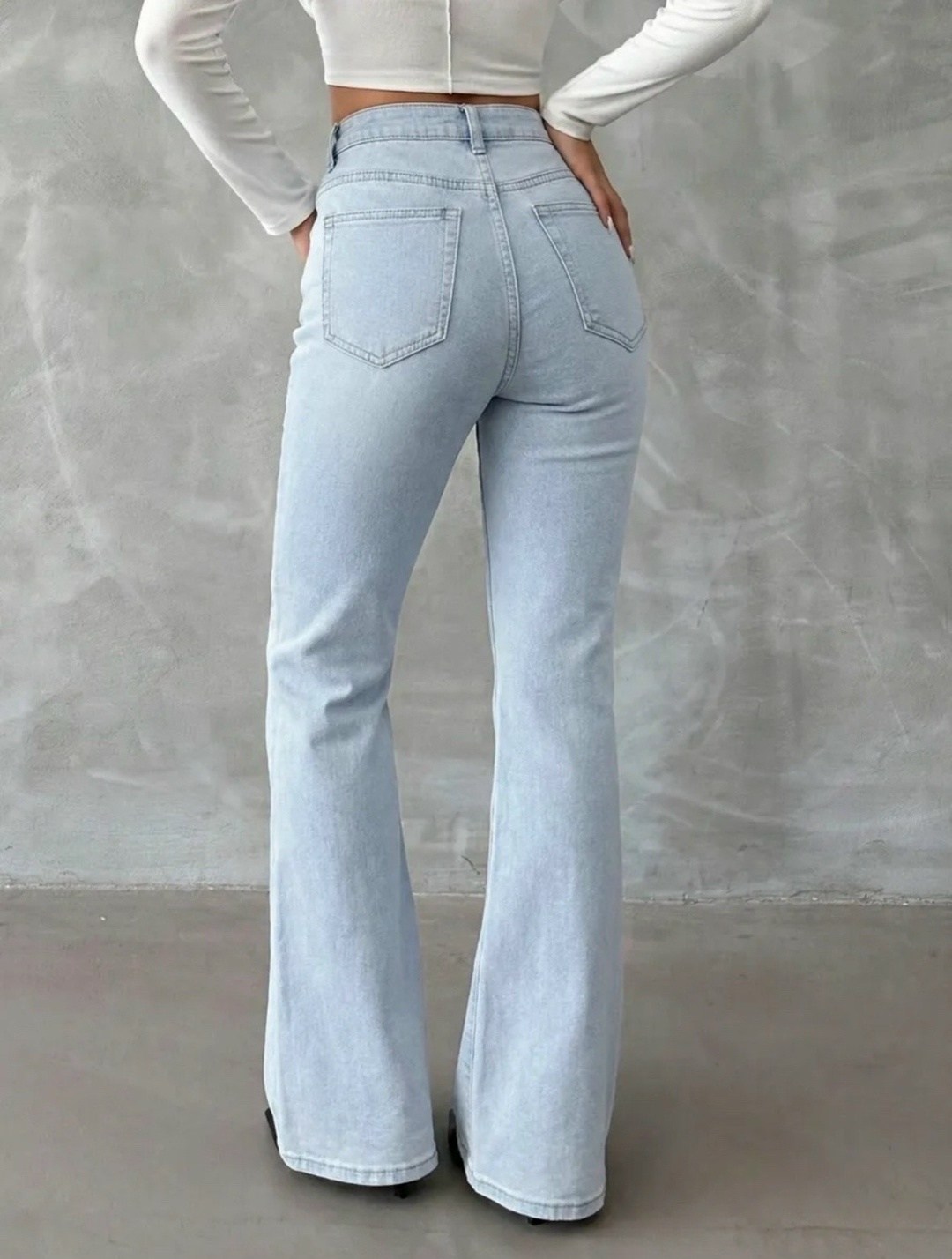 джинсы женские клеш,джинсы женские клеш с высокой посадкой,женские джинсы,модные джинсы клеш,джинсы светлые