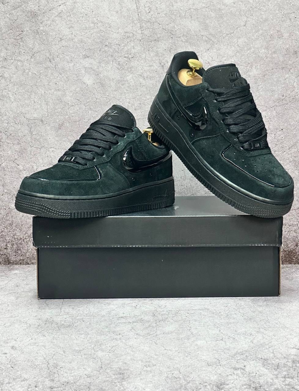 кроссовки найк мужские черные замшевые,мужские кроссовки nike air force 1 '07 черные замшевые,nike air force 1 low black,nike air force 1 low triple black,кроссовки nike air force 1