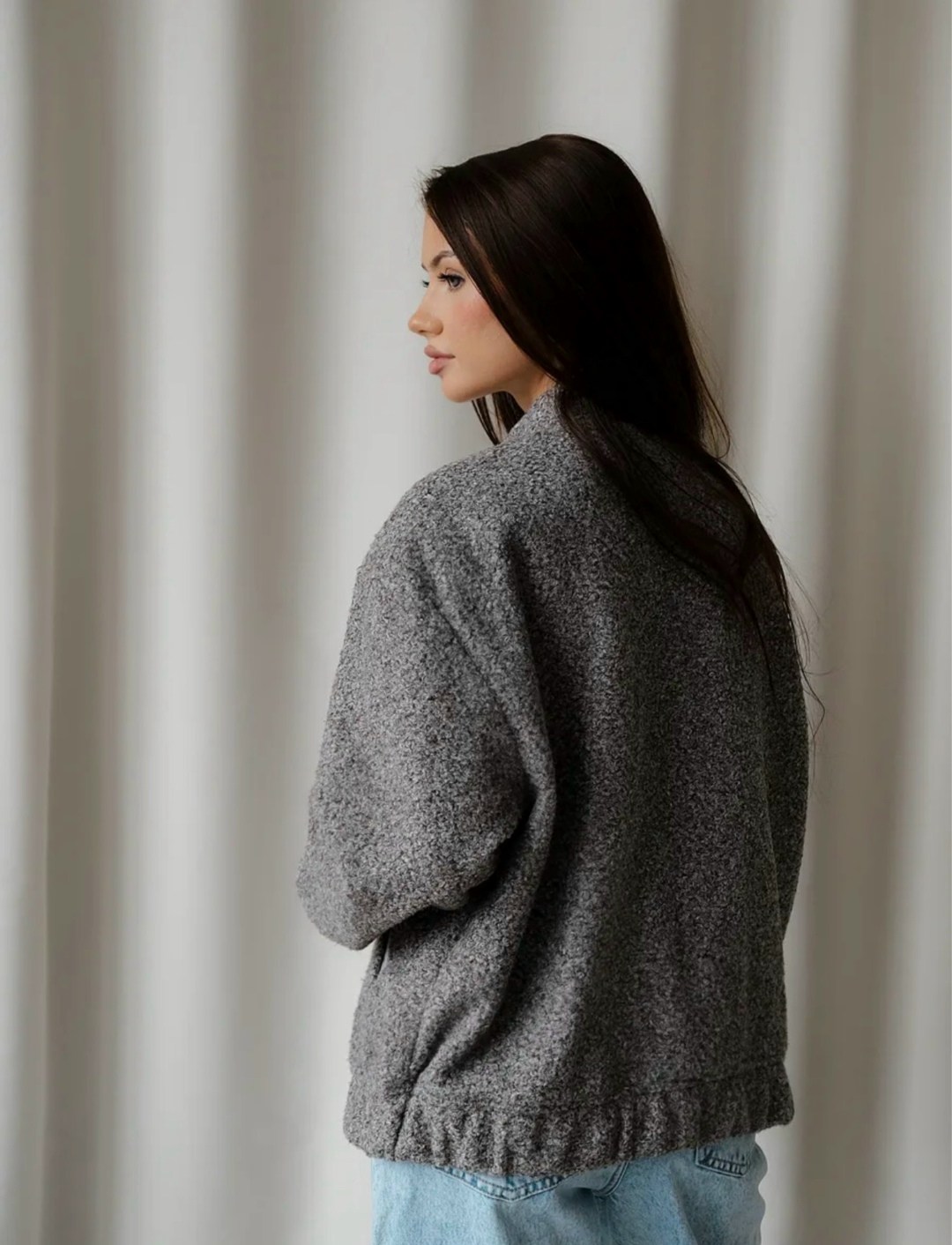 куртка бомбер оверсайз,куртка-бомбер oversize из ткани с ворсом серая,бомбер зара серый,женский бомбер оверсайз,бомбер оверсайз