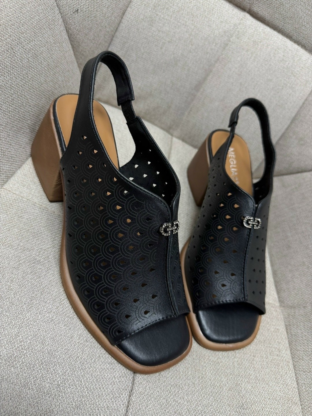 босоножки женские,босоножки кари,,стильные босоножки,босоножки женские летние