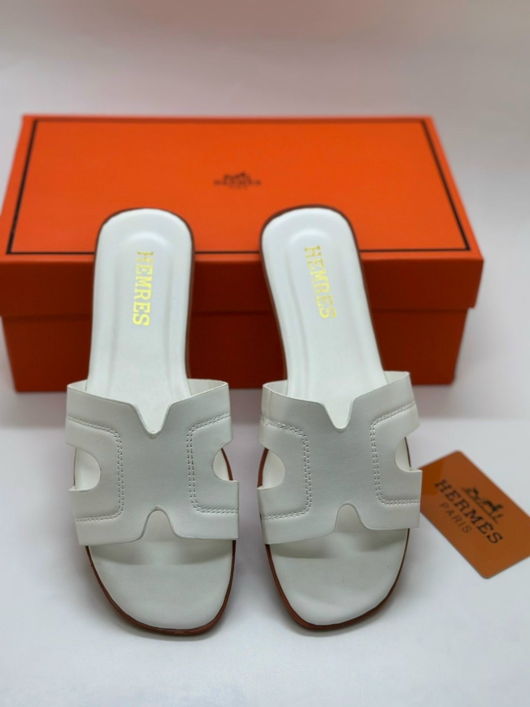 шлепанцы hermes,шлепки hermes женские,шлепки гермес женские,шлепки эрмес белые,женские шлепанцы