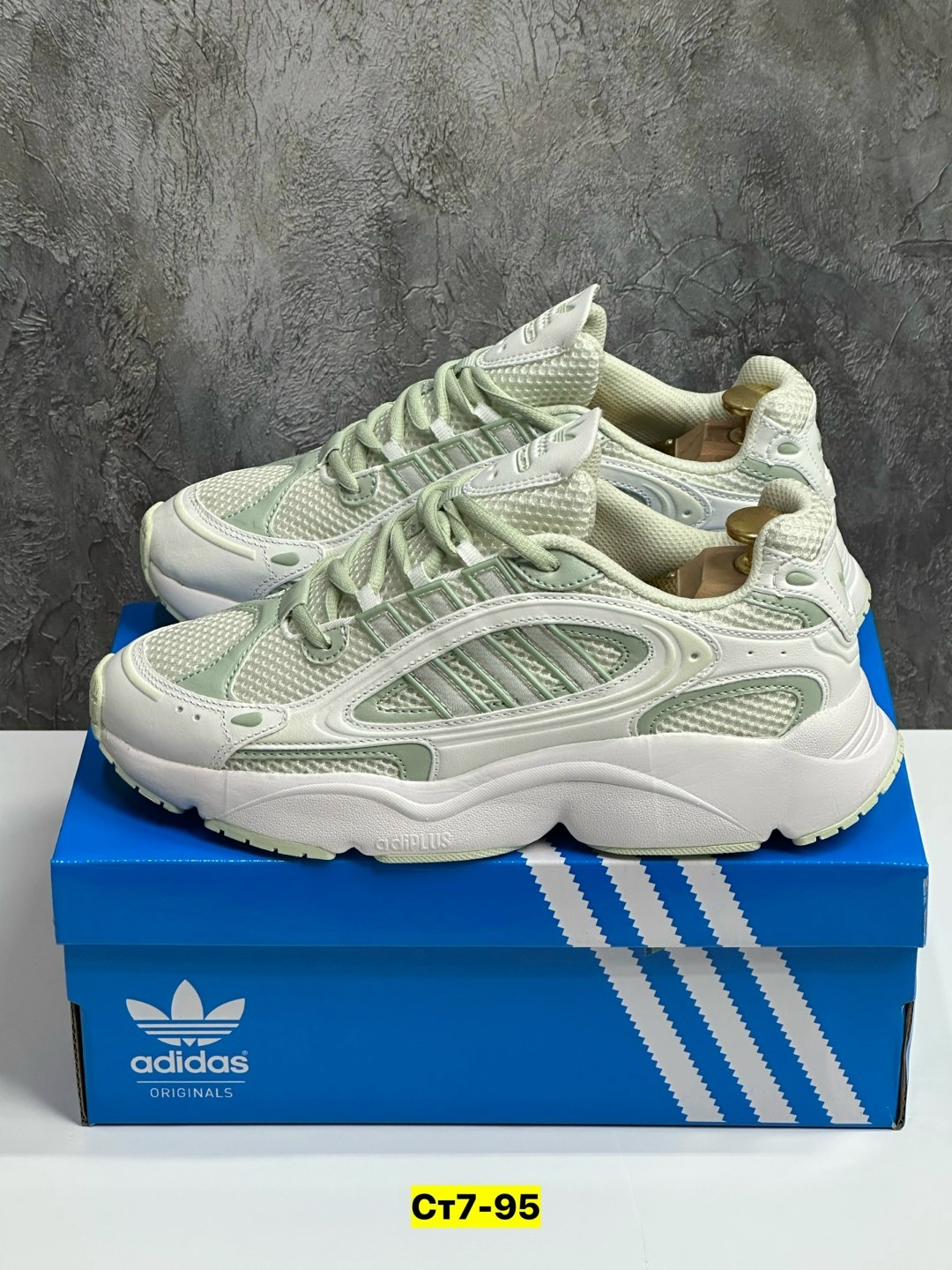 кроссовки женские adidas,кроссовки adidas,кроссовки adidas original,кроссовки adidas ozmillen,кроссовки женскиe