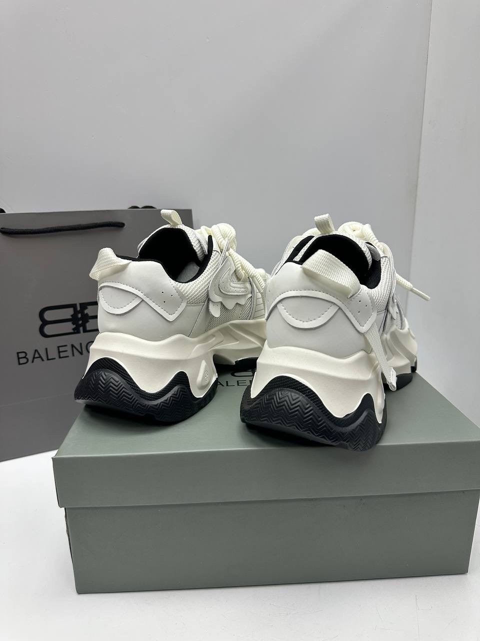 женские кроссовки balenciaga,кроссовки balenciaga,баленсиага кроссовки в сетку,кроссовки баленсиага женские оригинал,кроссовки balenciaga на высокой подошве арт. р135