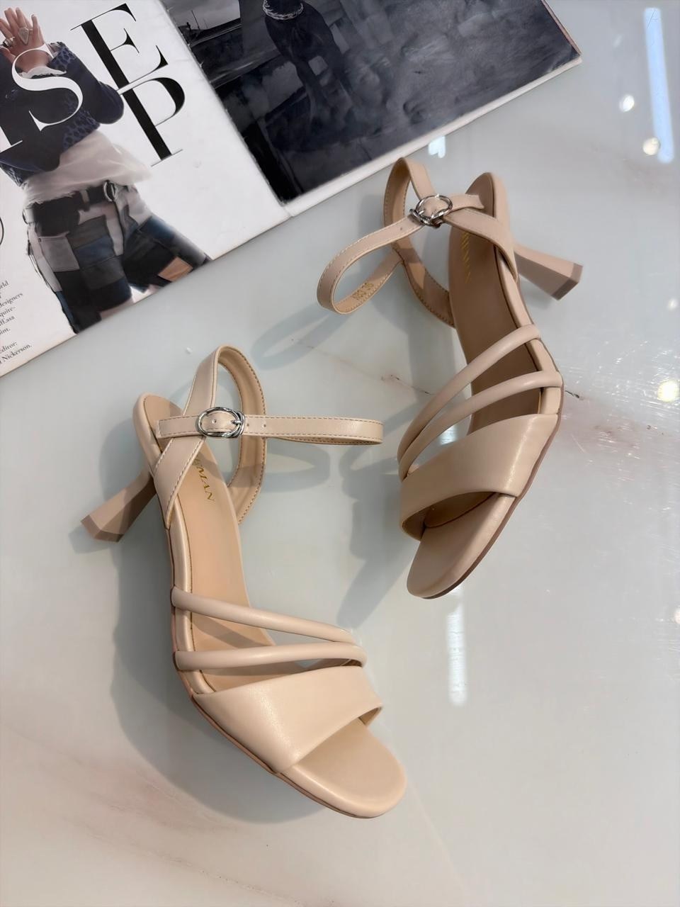 женские босоножки,босоножки на каблуках,босоножки с ремешками,босоножки на высоком каблуке,босоножки на невысоком каблуке