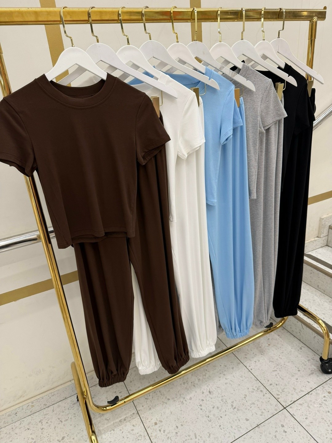 костюм женский,костюм с брюками,спортивные костюм,костюм с широкими брюками,костюм с широкими штанами