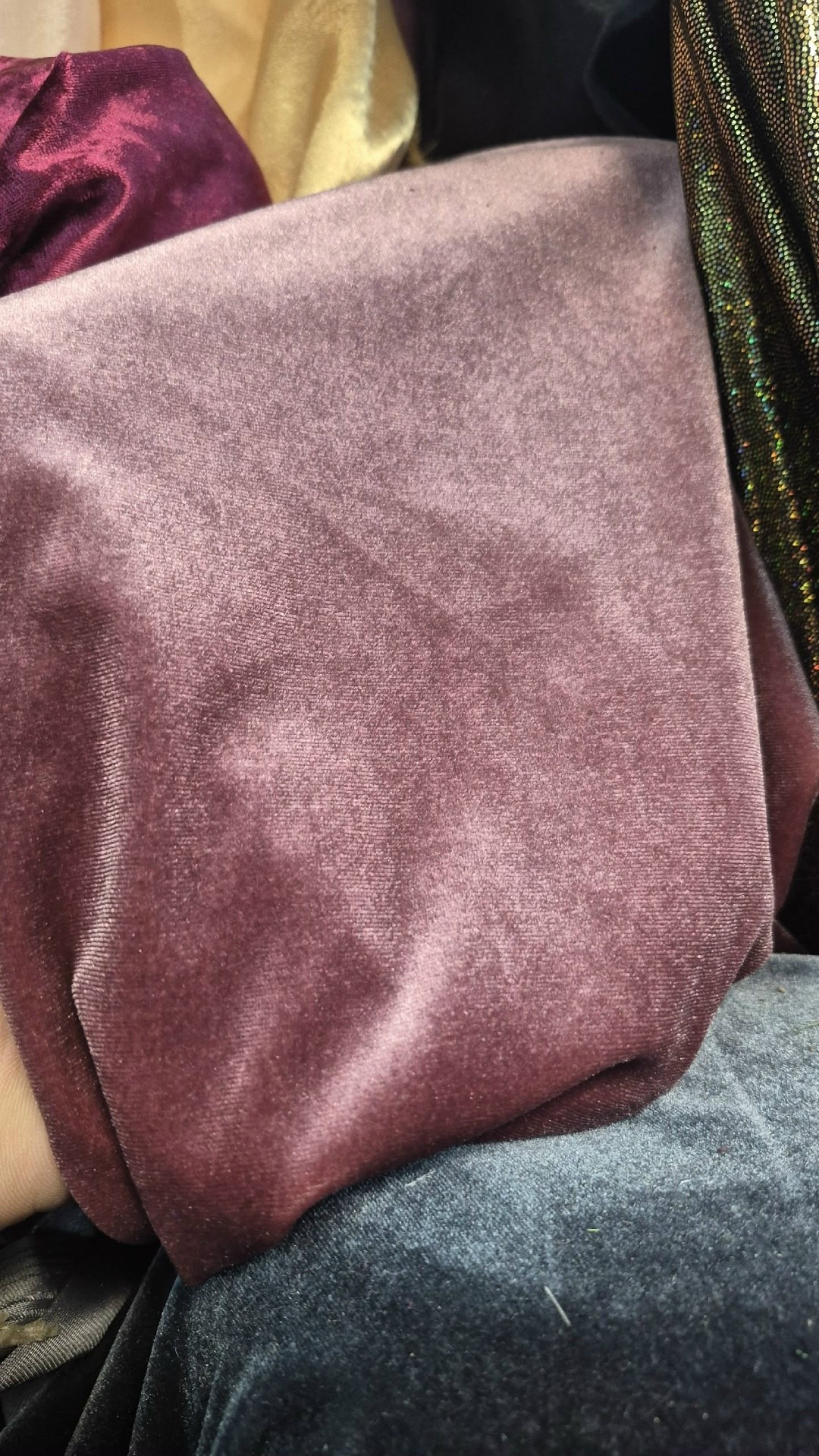 бархат бордовый,бархат красный ткань,бархат ткань,бархат стрейч,ткань бархат стрейч