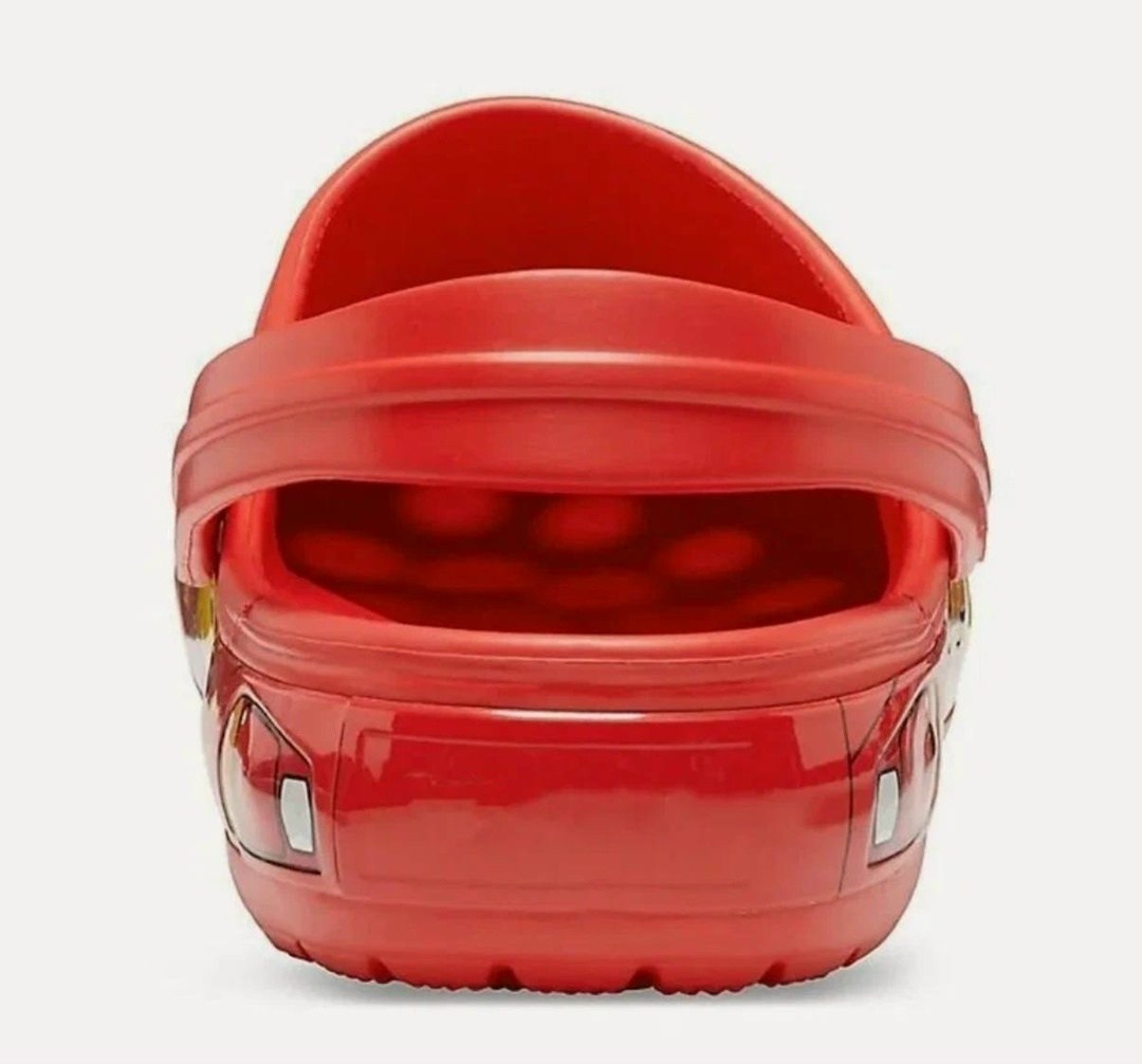 кроксы молния маккуин,крокс коллаборация тачки,crocs lightning mcqueen,кроксы маккуин,crocs classic clog lightning mcqueen