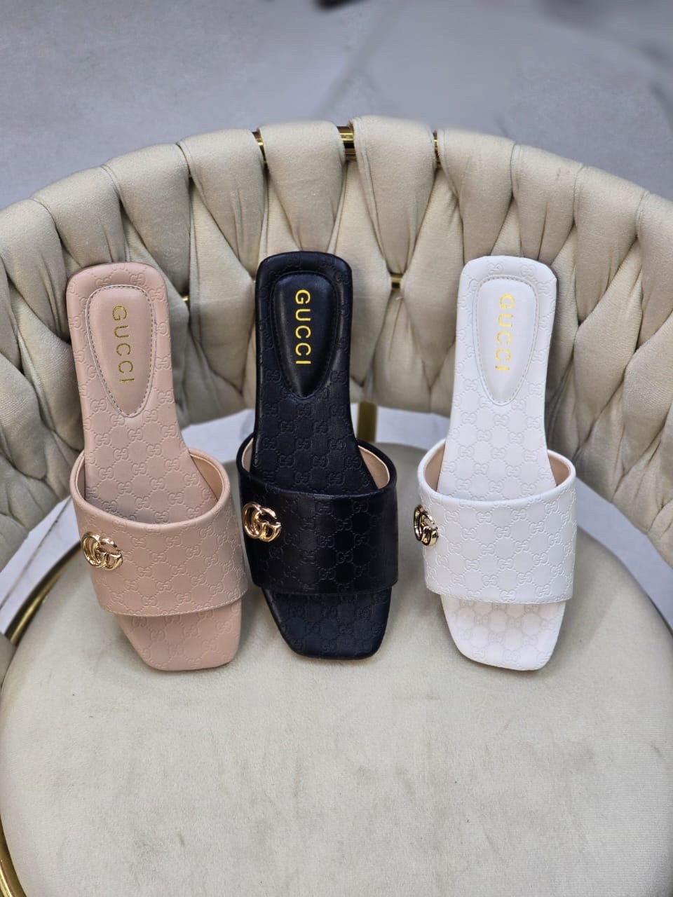 ,тапочки валентино,модные сандалии,женские модные тапочки от valentino,шлепанцы женские