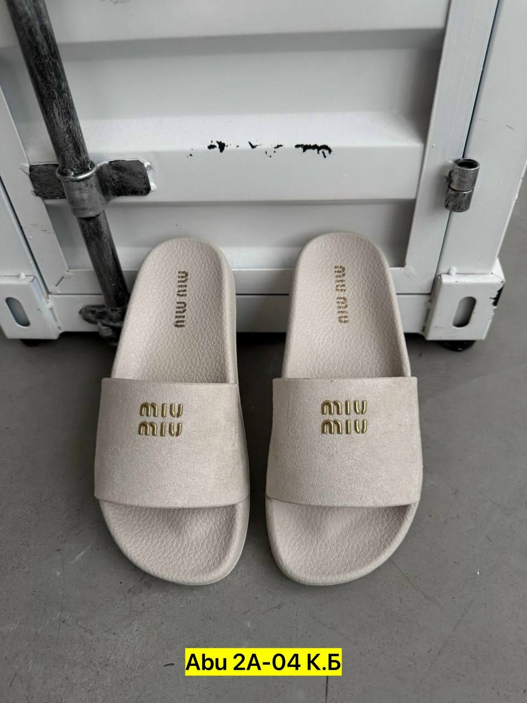 шлепанцы женские,,тапочки модные,шлёпанцы miu miu,летние женские шлепанцы
