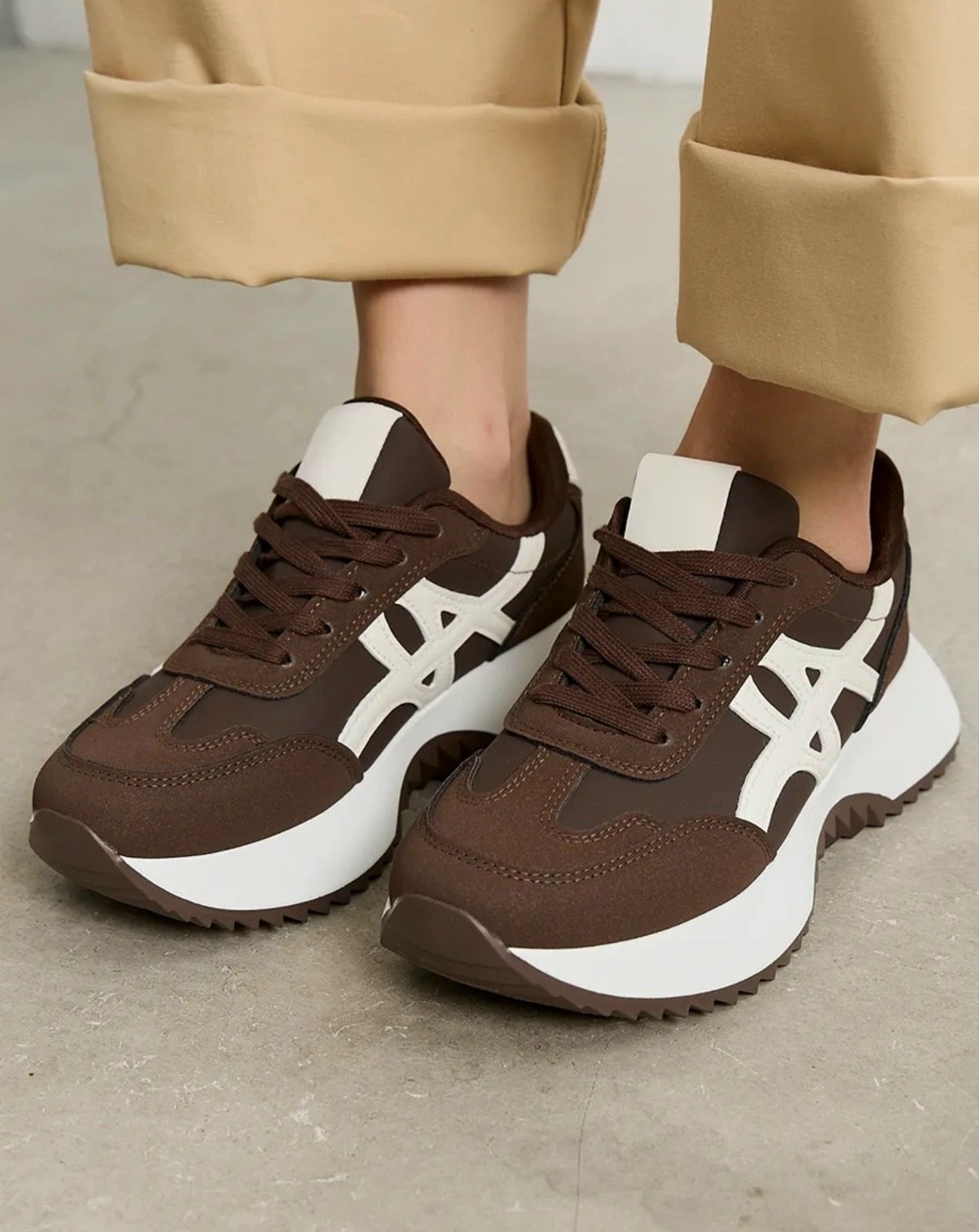 ,кроссовки женскиe,кроссовки женские коричневые,бежевые кроссовки,спортивная