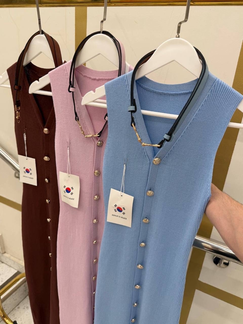 трикотажное платье,платье без рукавов,платье,вязаное платье,облегающее платье