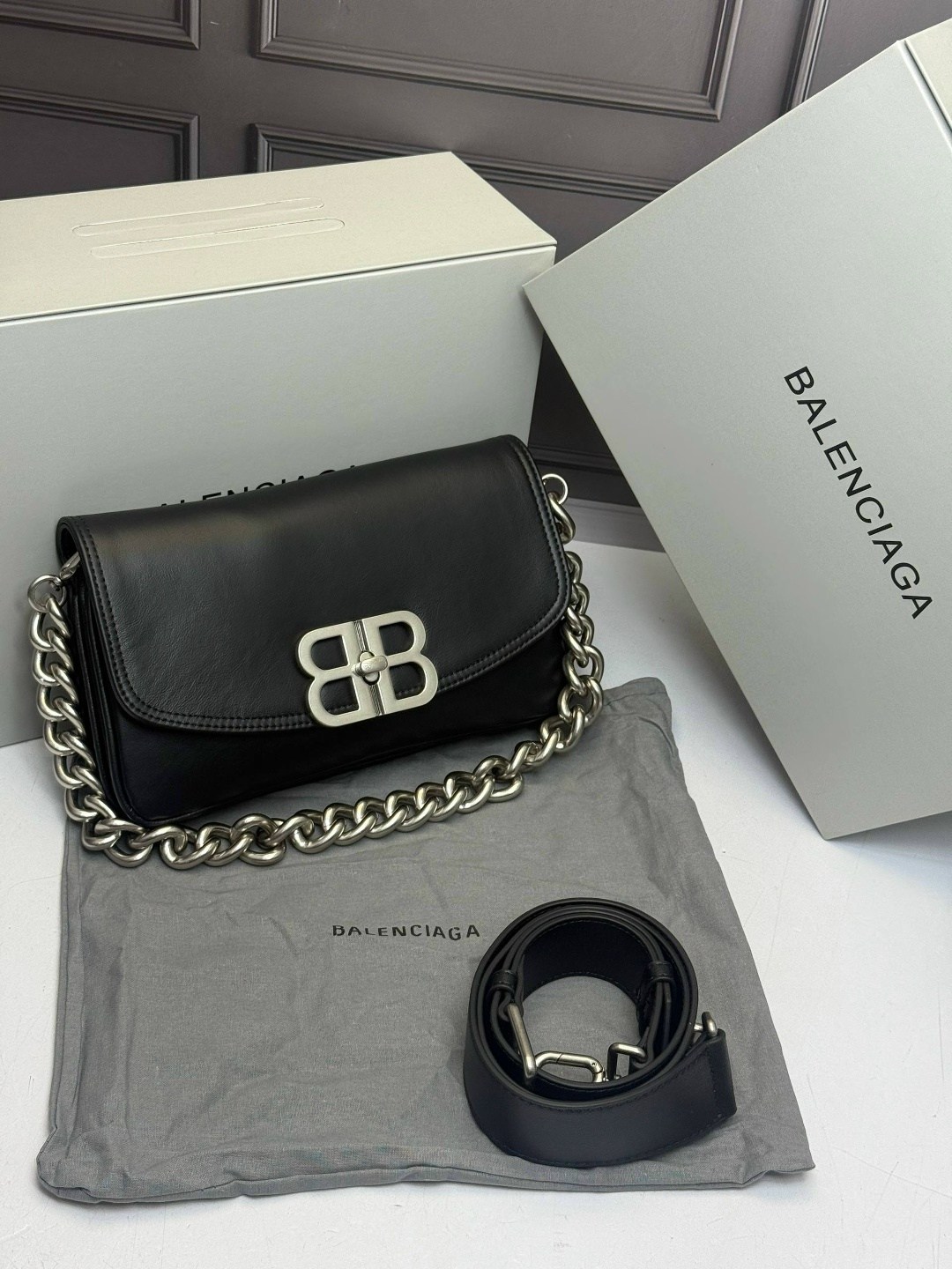 сумка balenciaga,сумка женская balenciaga,баленсиага сумка,balenciaga сумка на плечо,сумка через плечо на цепочке в стиле balen-ciaga monaco