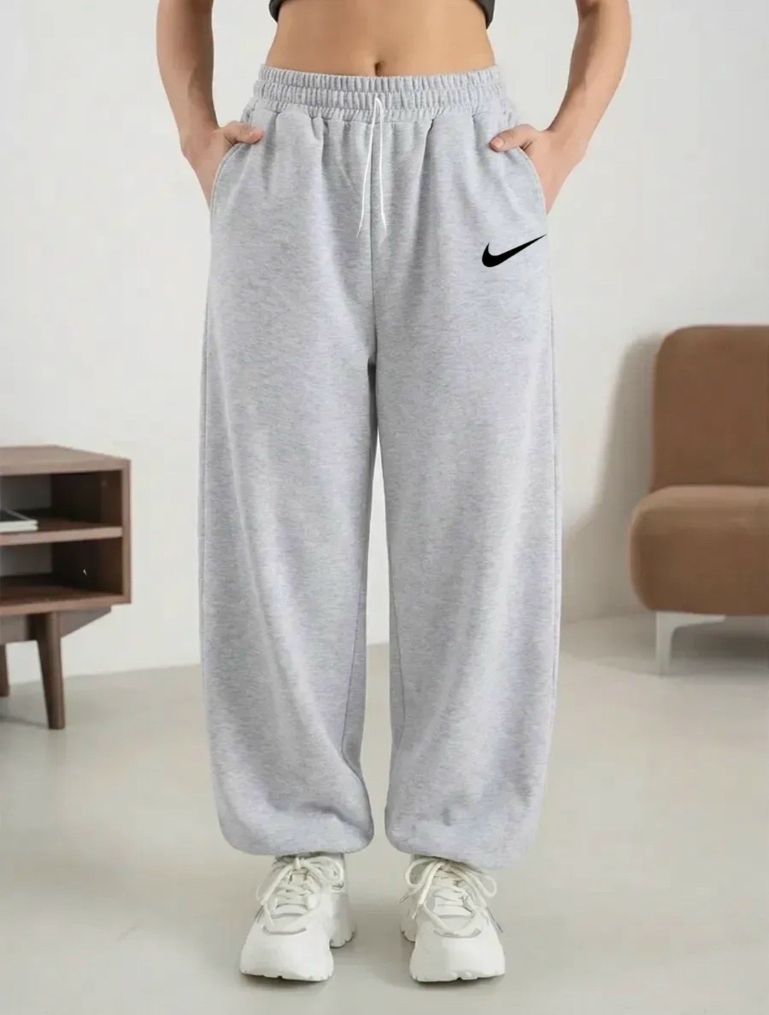 брюки черные спортивные джоггеры оверсайз baggy nike,серые спортивные штаны,широкие спортивные штаны джоггеры оверсайз,широкие спортивные штаны джоггеры оверсайз mimo style,спортивные штаны широкие