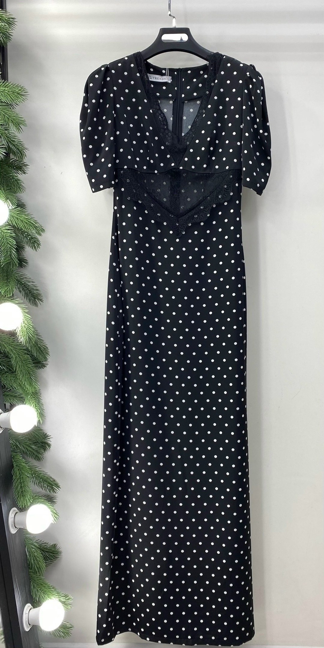 платье с кружевами,стильное платье,модное платье,платье модели,длинное платье