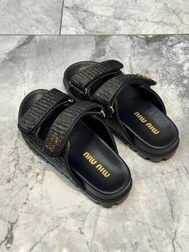 шлепанцы miu miu,черные шлепанцы,женские шлепанцы,босоножки сандали,