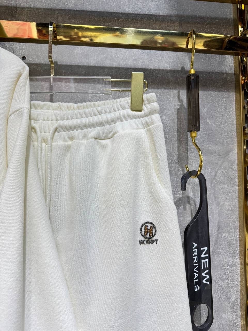 костюм спортивный,стильные костюмы,костюм спортивный женский,костюм белый,костюм кашемировый