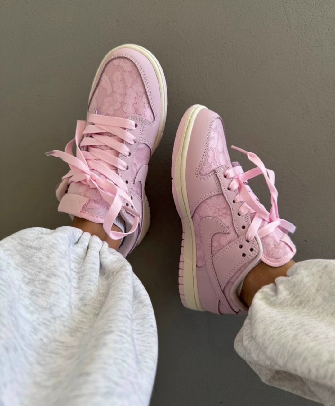 nike dunk low pink,nike dunk low gs 'triple pink',кроссовки найк розовые,nike dunk low,розовые найк