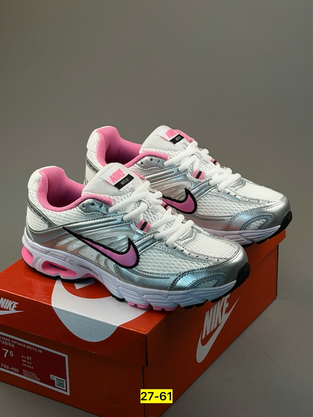 кроссовки nike initiator,женские беговые кроссовки initiator от finish line nike белый,кроссовки nike,кроссовки,женские кроссовки