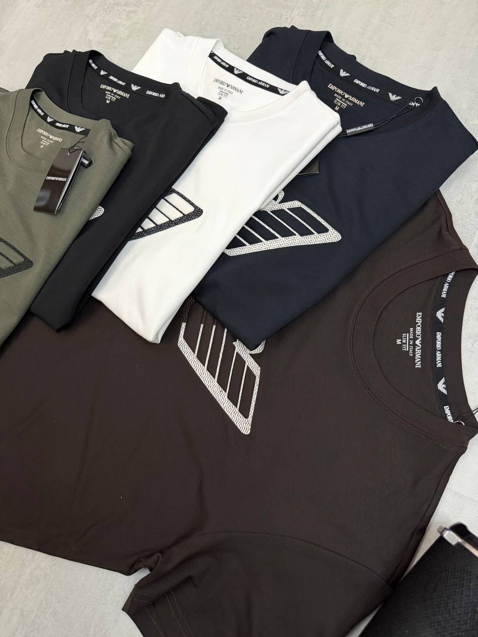 армани футболка мужская темно зеленая,мужские футболки emporio armani,мужская футболка,футболка emporio armani,футболки для мужчин