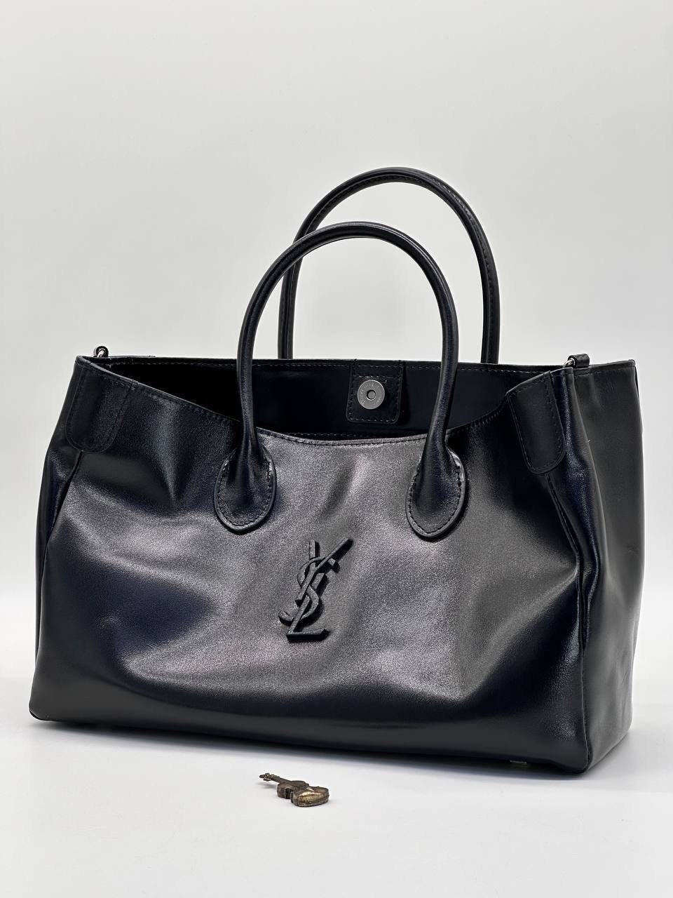 сумка yves saint laurent,женская чёрная сумка yves saint laurent 39x23 см,сумка saint laurent из натуральной гладкой кожи,сумка женская ysl,сумка ysl