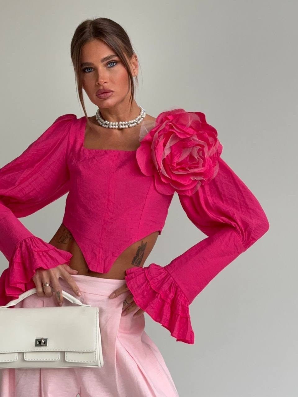 блузка с оборками,блузка с 3d цветами для женщин,женская блузка,блузка с объемными рукавами,блуза с розами