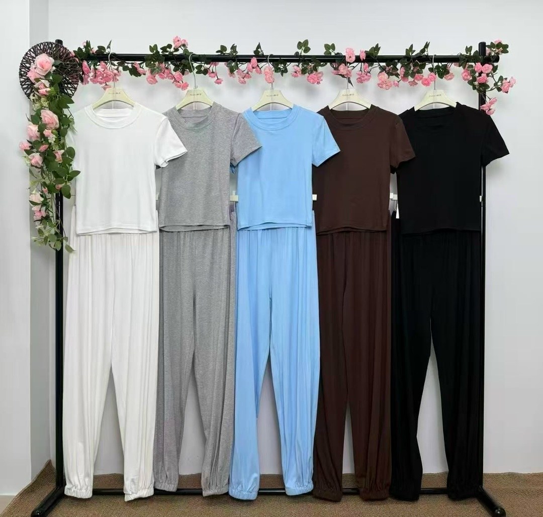 костюм женский,костюм с брюками,спортивные костюм,костюм с широкими брюками,костюм с широкими штанами