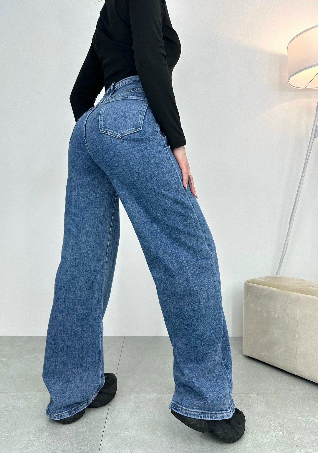 джинсы клеш женские с высокой талией синего цвета,женские джинсы клеш,женские джинсы,женские джинсы широкие,джинсы клеш женские с высокой талией синего цвета 2828s