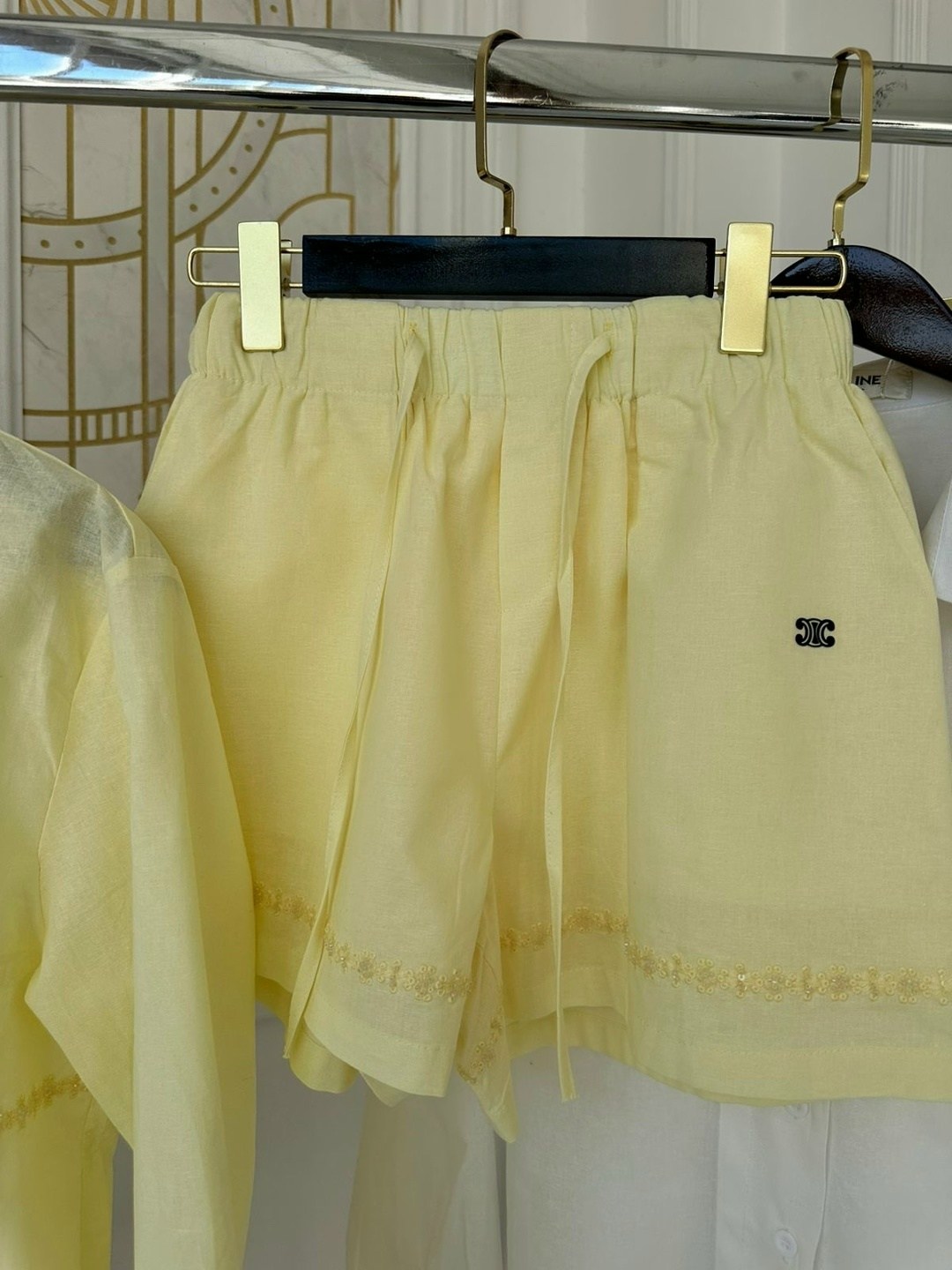 женский костюм с шортами,рубашка модная,желтая рубашка,костюм с шортам,рубашка льняная