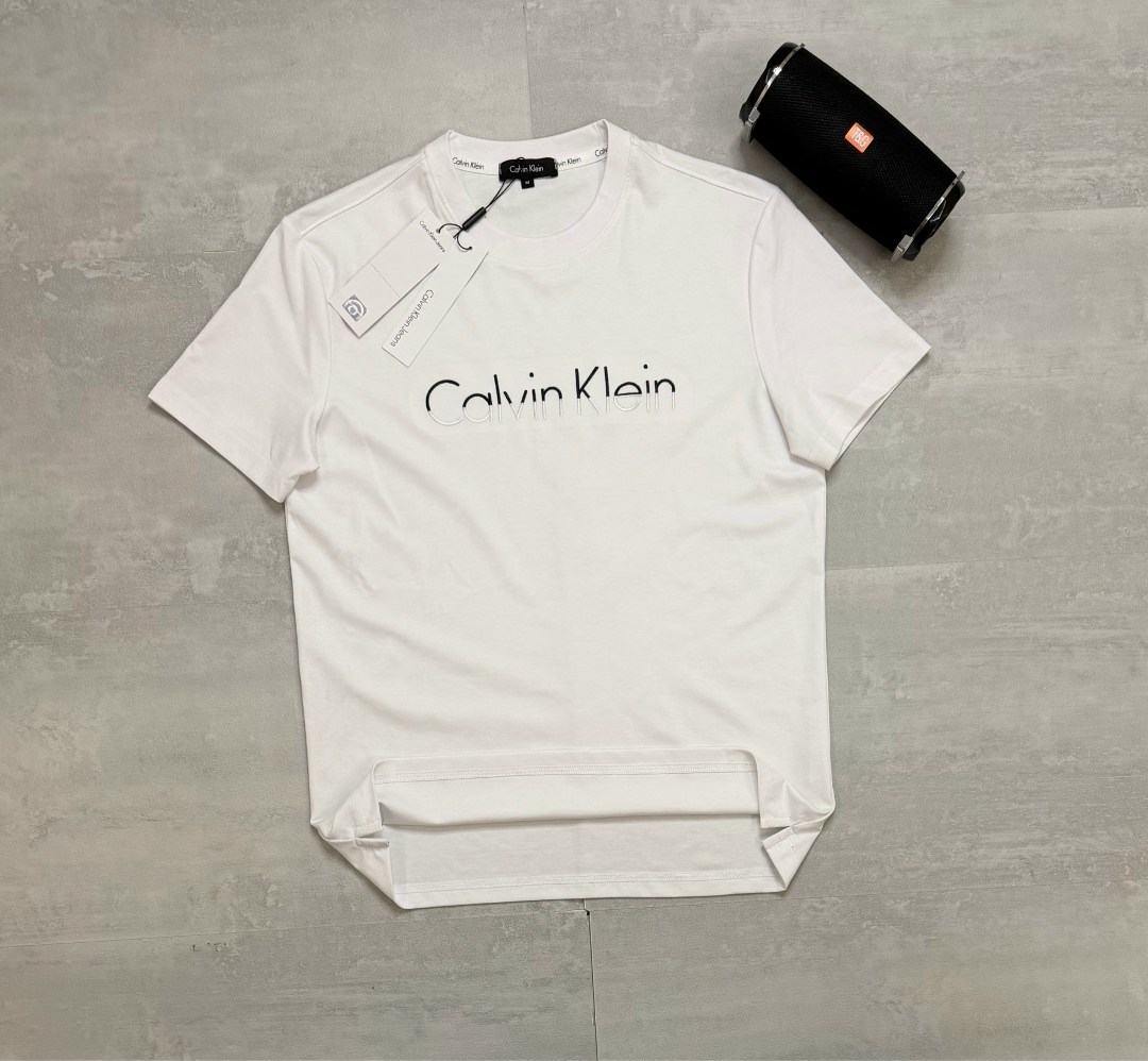футболка calvin klein,футболка стандартного кроя calvin klein, белый,футболки мужские,мужская футболка calvin klein,футболки с логотипами