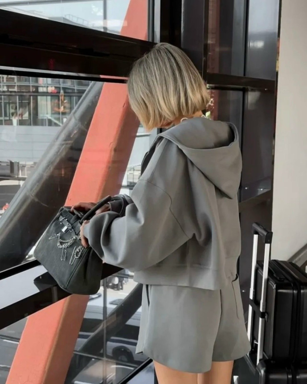 спортивные костюм с шортами,костюм женский,костюм спортивный,стиль одежды