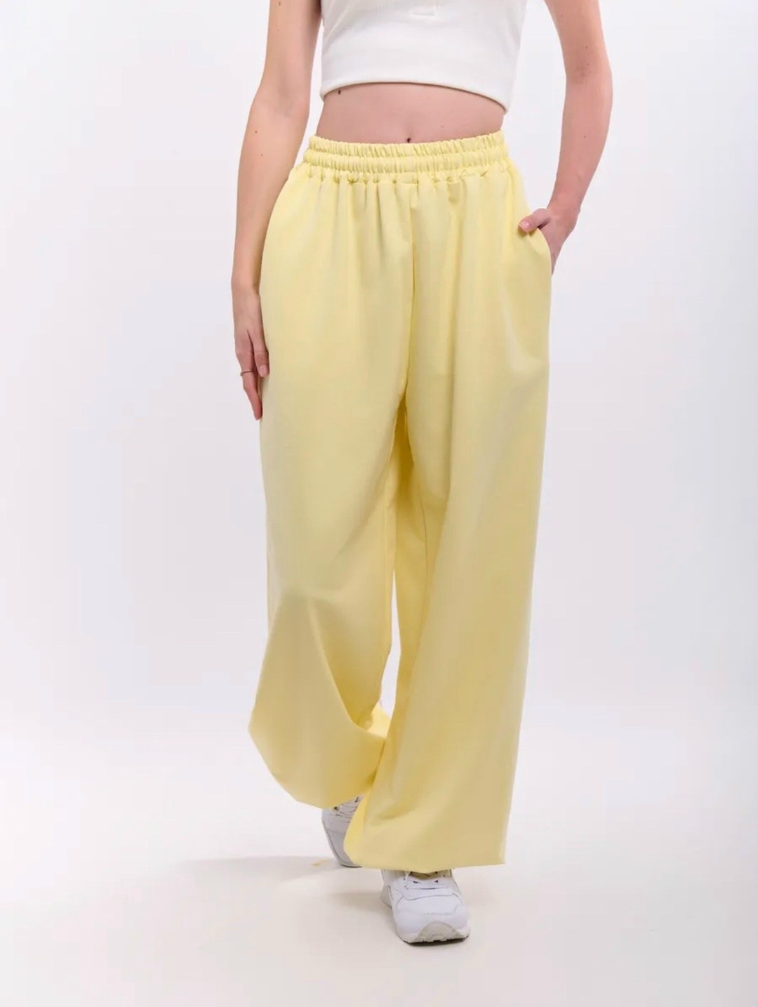 серые спортивные штаны женские оверсайз,широкие спортивные штаны джоггеры оверсайз,спортивные штаны широкие,брюки спортивные женские,спортивные штаны широкие оверсайз