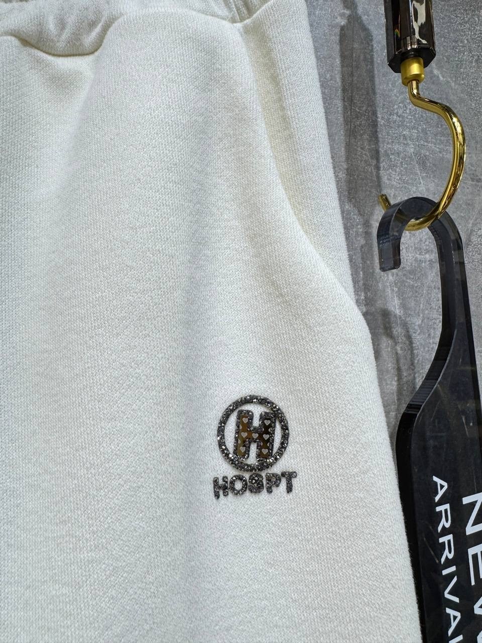 костюм спортивный,стильные костюмы,костюм спортивный женский,костюм белый,костюм кашемировый