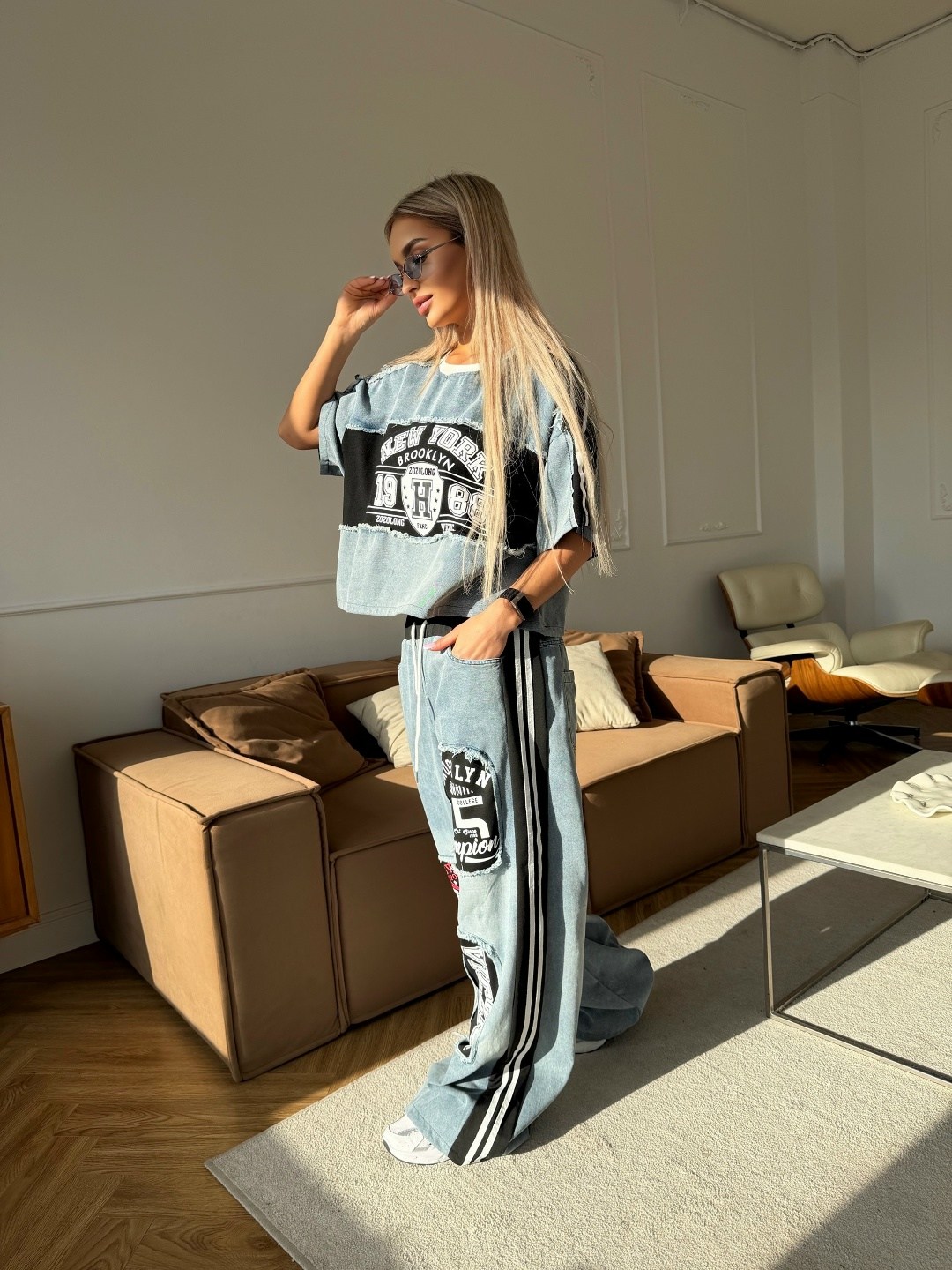 джинсы комбинированные,женский костюм,костюм,брюки модные